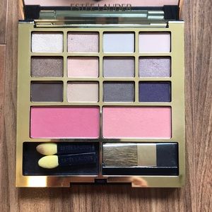 Estée Lauder eye shadow and blush palette